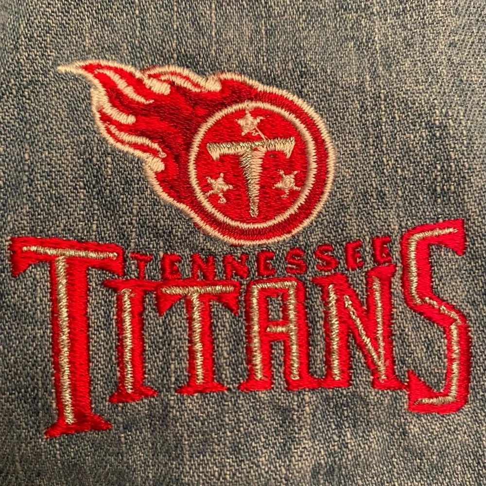 TITAN’S LADIES VINTAGE ANTIGUA  CHAMBRAY SHIRT - Picture 4 of 10